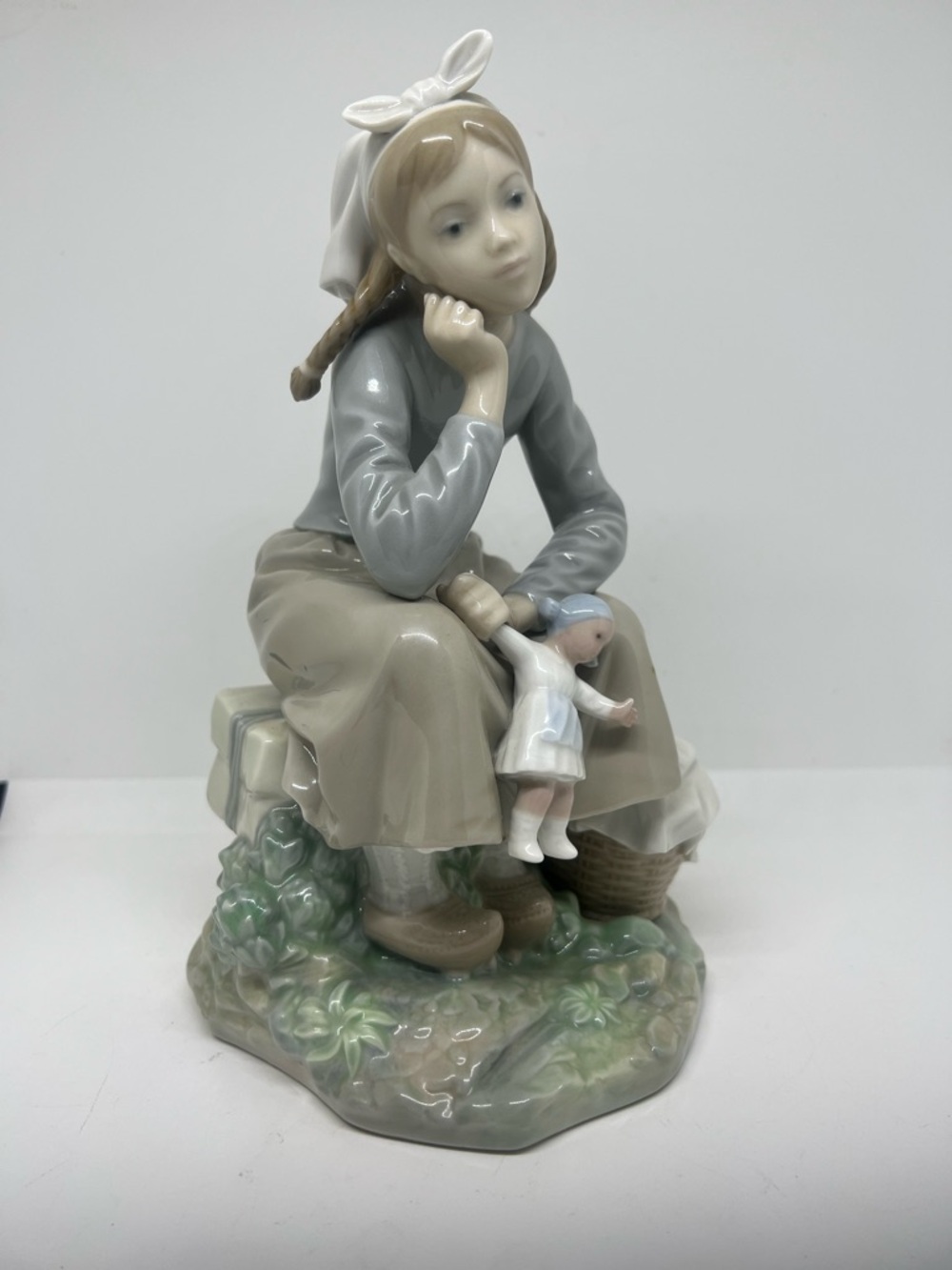 Llardro vintage “Girl with Doll” #1211